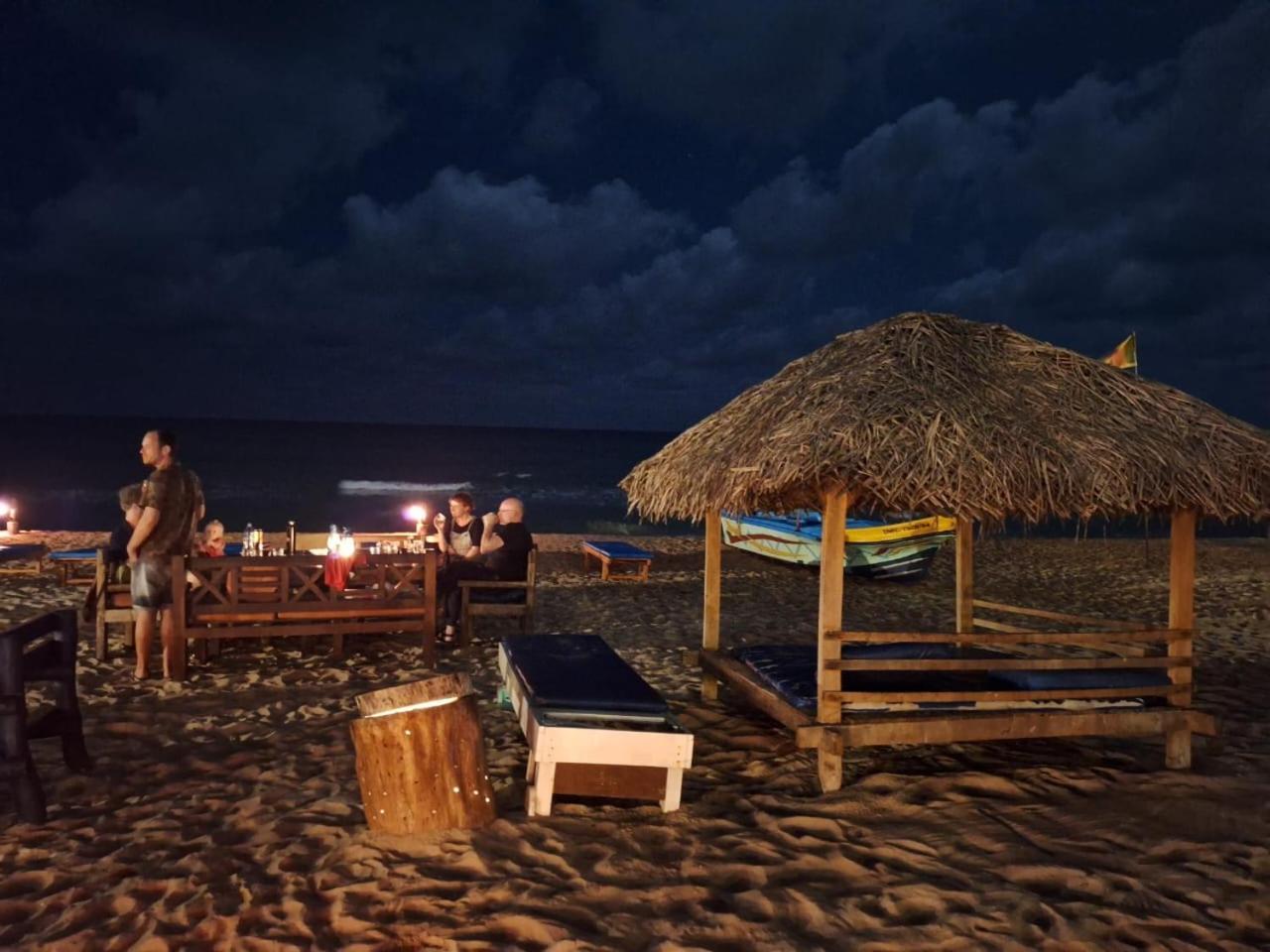 Vitamin Sea Beach Cabana & Hostel Nilaveli Exterior photo