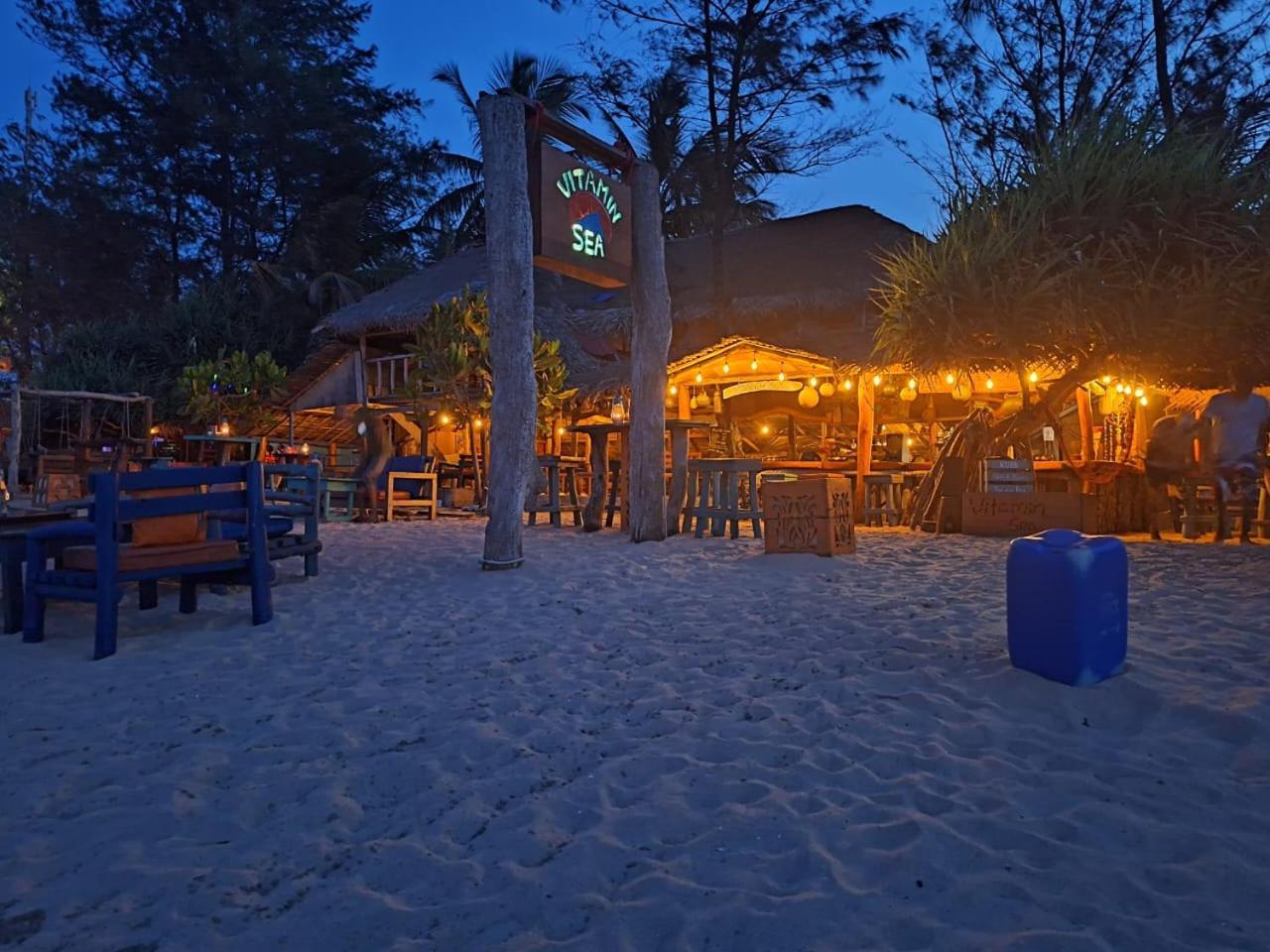 Vitamin Sea Beach Cabana & Hostel Nilaveli Exterior photo