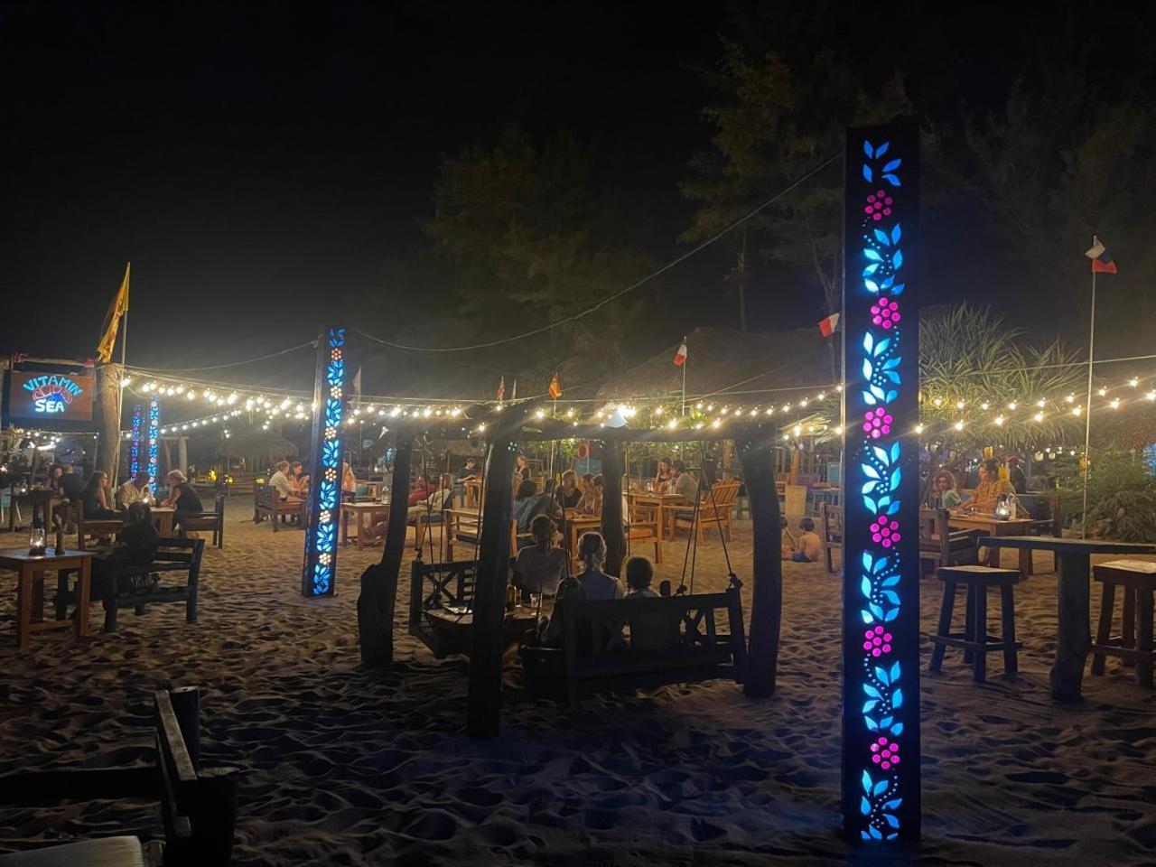 Vitamin Sea Beach Cabana & Hostel Nilaveli Exterior photo